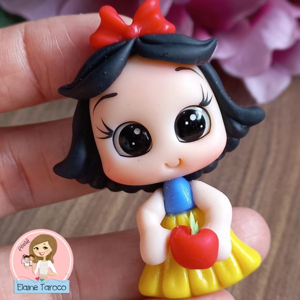 Aplique de Biscuit Princesa Branca de Neve com maçã